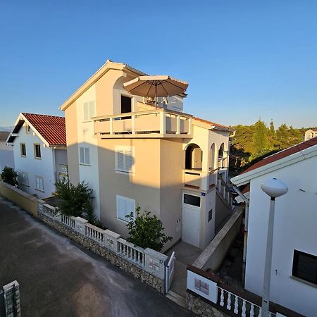 Apartmani Juric Vir Dış mekan fotoğraf