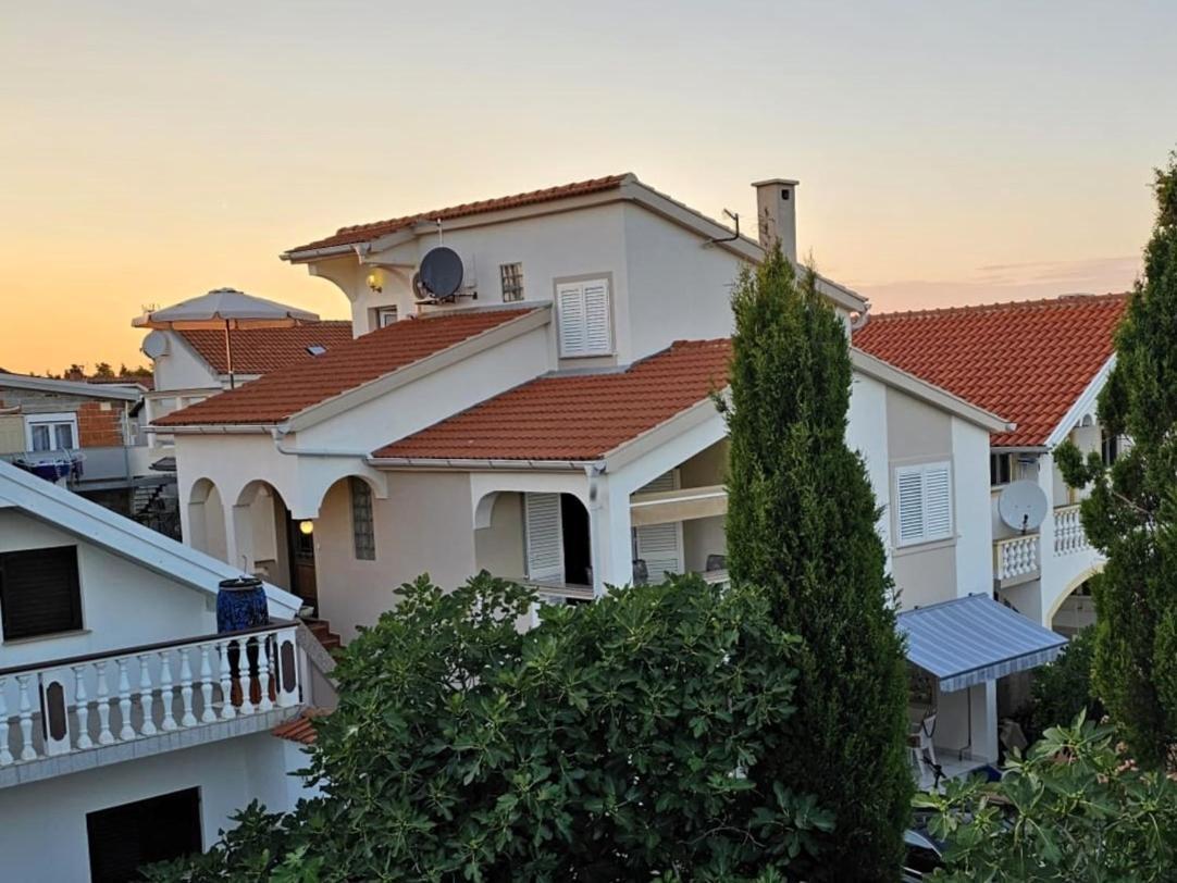 Apartmani Juric Vir Dış mekan fotoğraf